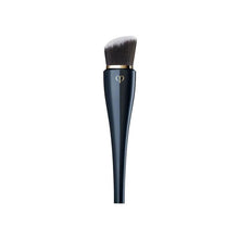  cle-de-peau-beaute-high-coverage-foundation-brush