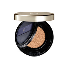  Clé de Peau Beautè Radiant Cushion Foundation